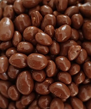 Tejcsokoládés földimogyoró drazsé