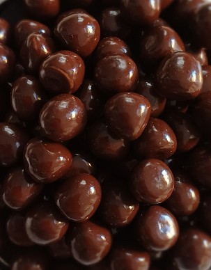 Étcsokoládés narancs ízű krémdrazsé